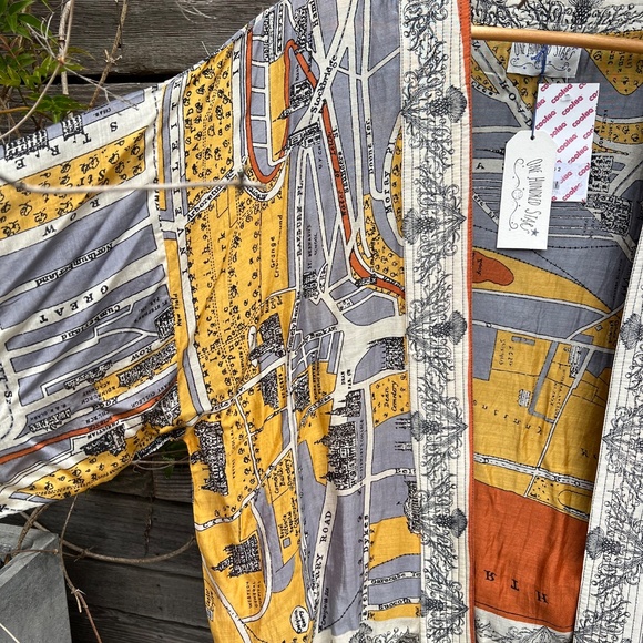 One Hundred Stars - Printed Kimono style blouse/jacket - One Size - Picture 2 of 8